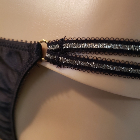 3 Victoria secret woman panties - Picture 5 of 11